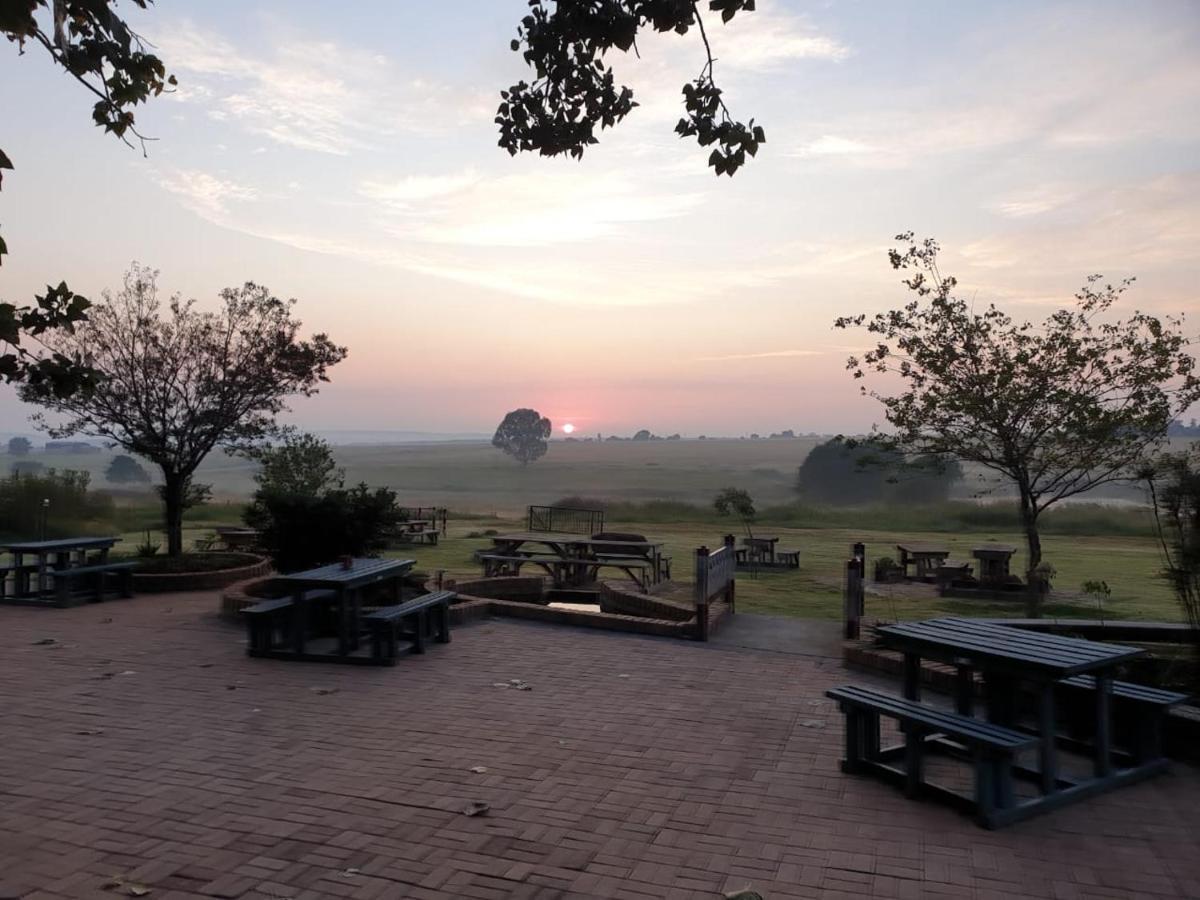 4 Seasons Country Club Hotel บรองค์ฮอร์สท์สปรุย ภายนอก รูปภาพ